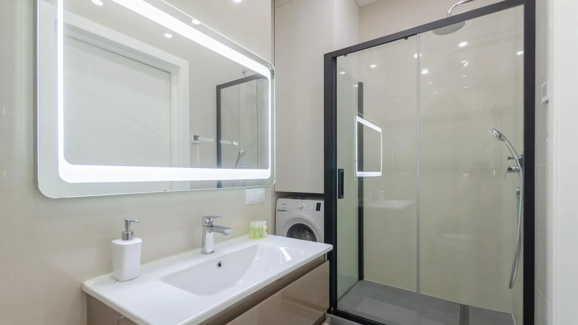 Petrovdom Apartments 21-285 In Central Park, 7 John Mccain Street Kyjev Ukrajina
