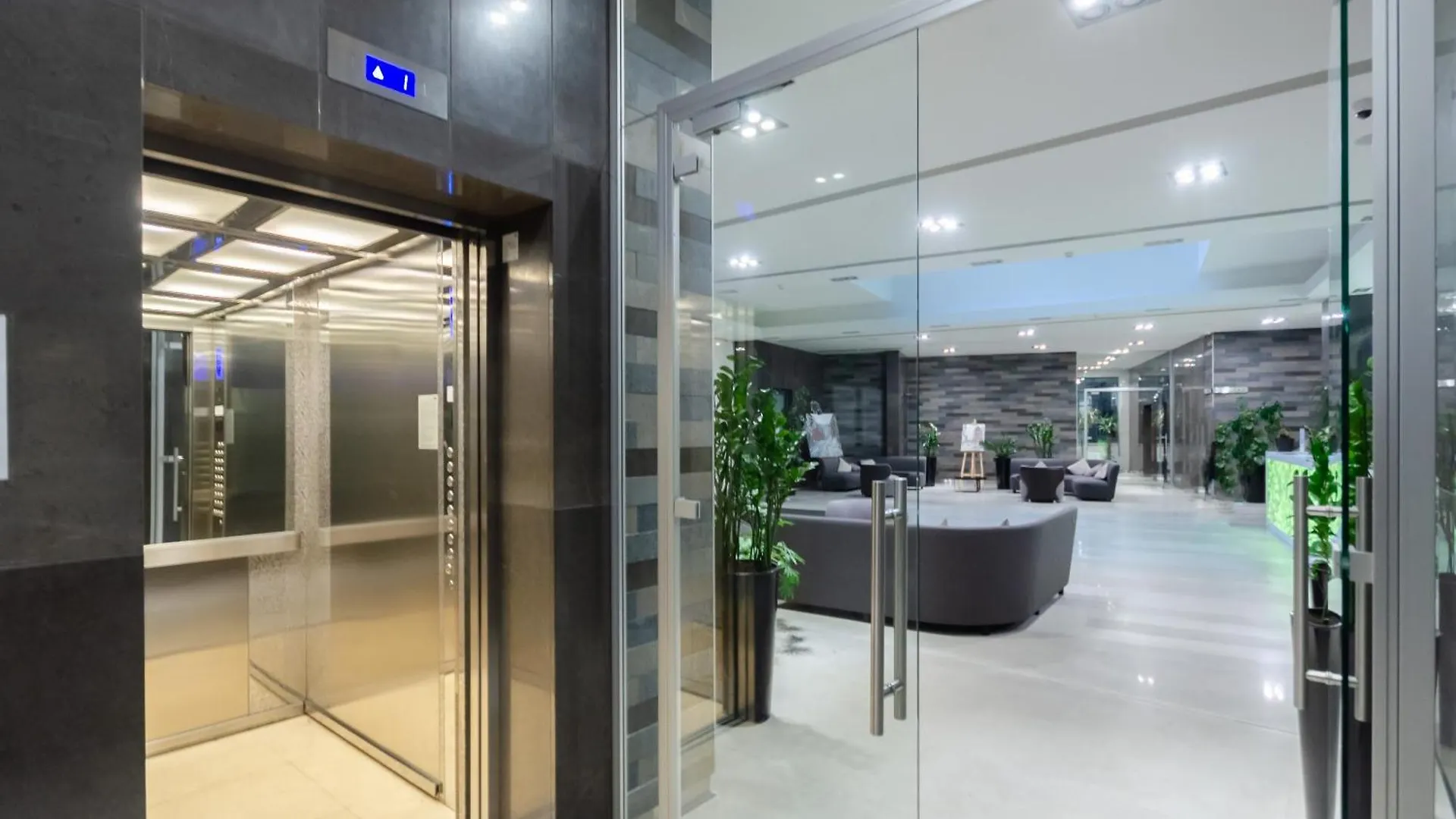 Petrovdom Apartments 21-285 In Central Park, 7 John Mccain Street Kyjev