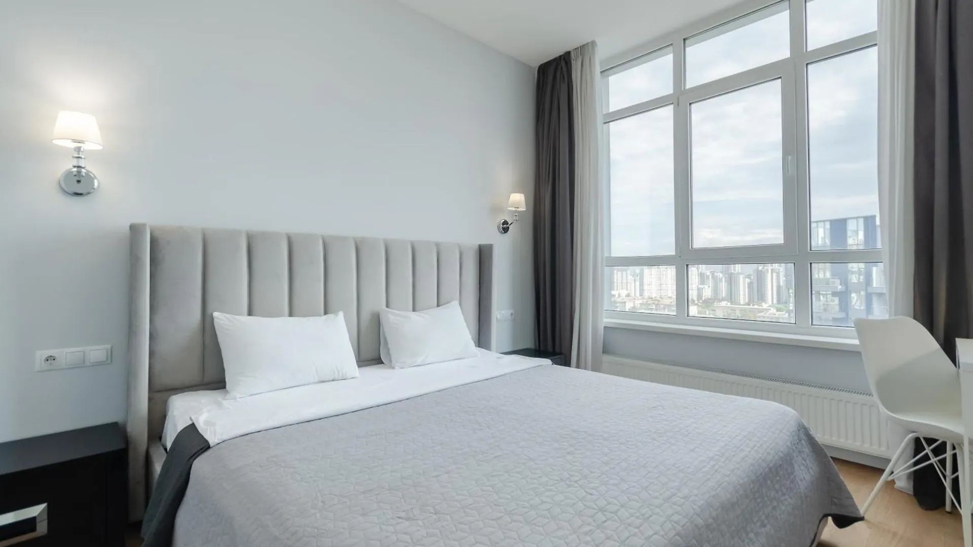 Petrovdom Apartments 21-285 In Central Park, 7 John Mccain Street Kijów